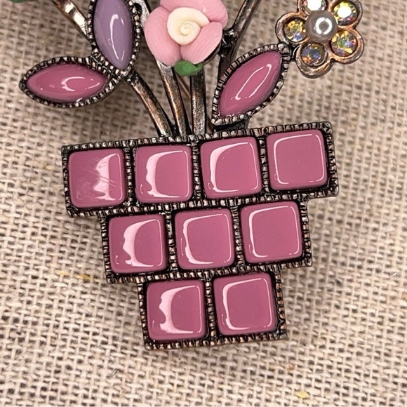 VINTAGE POTTED PLANT FLORAL BROOCH ENAMEL PORCELAIN ROSE PINK FUCHSIA - Picture 8 of 8